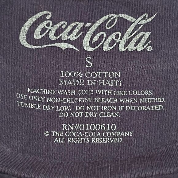 Vintage Coca-Cola Polar Bears On A Full Moon Graphic Tee Shirt / Size S - Picture 4 of 4